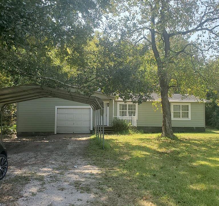 1st image of 303 Moose Dr