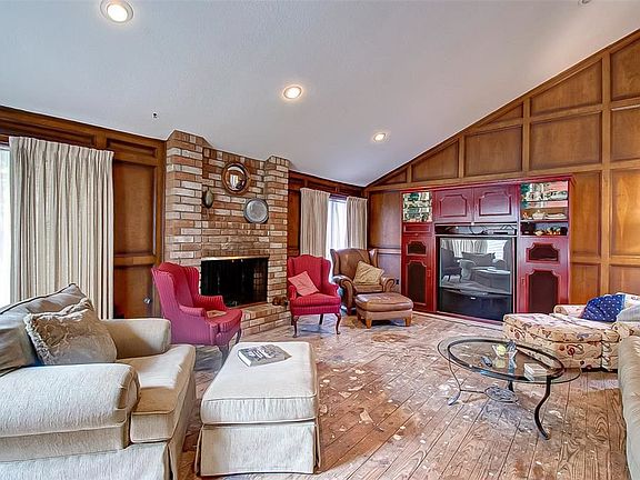 5th image of 10219 Cedar Creek Dr