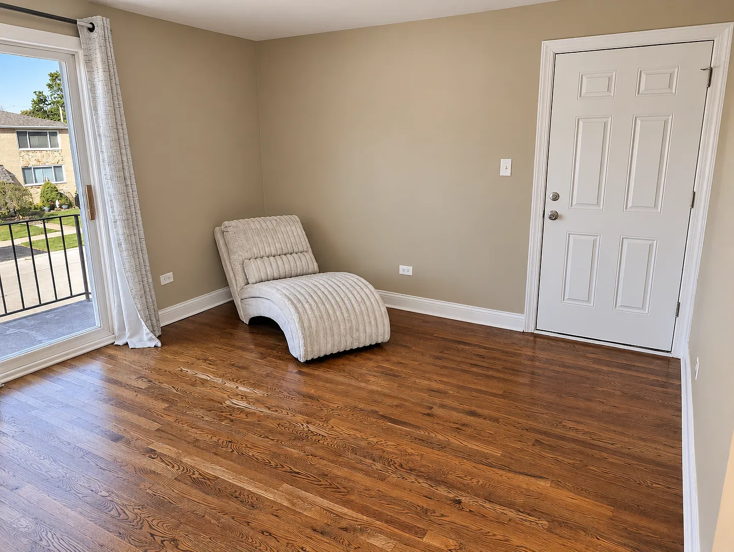 3 bed, 1450 sqft, $2,300 — Photo 4