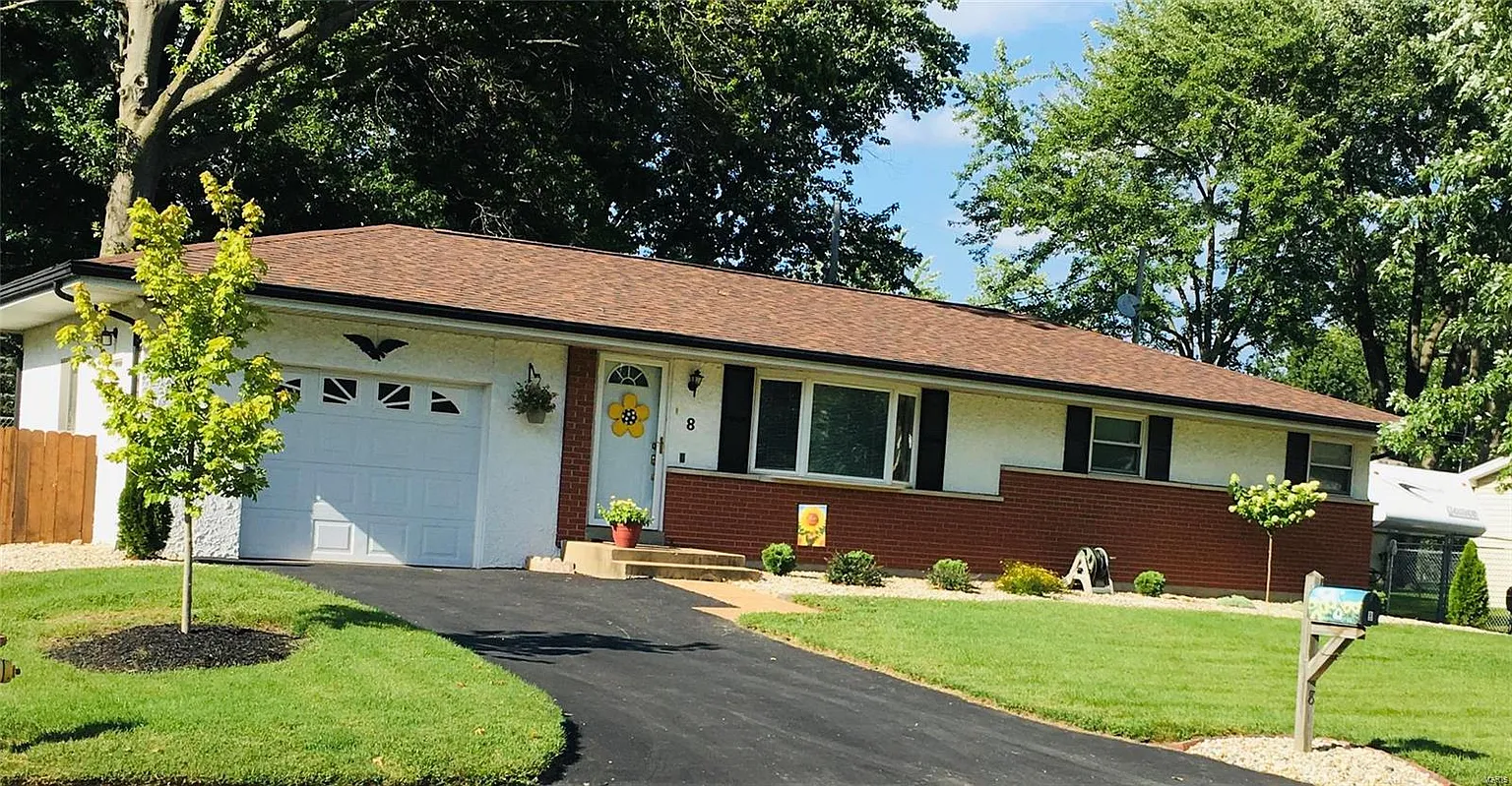 8 Liberty Dr photo 1