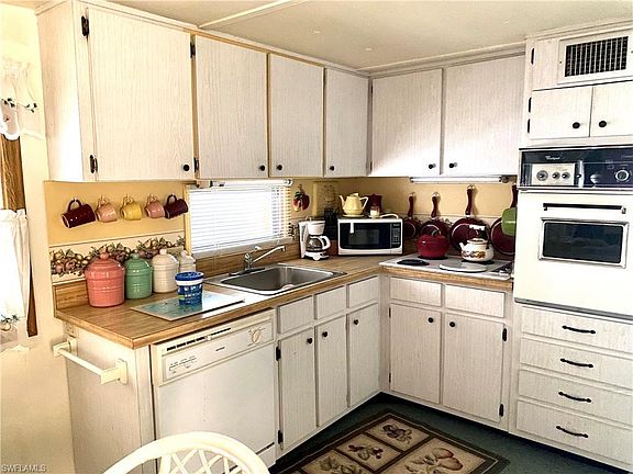 5th image of 948 Palm Dr #275