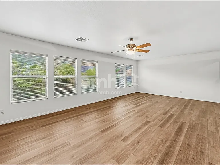 10432 Wellington Manor Ave — Photo 9