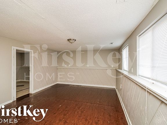 3rd image of 7325 Palgrave Ln