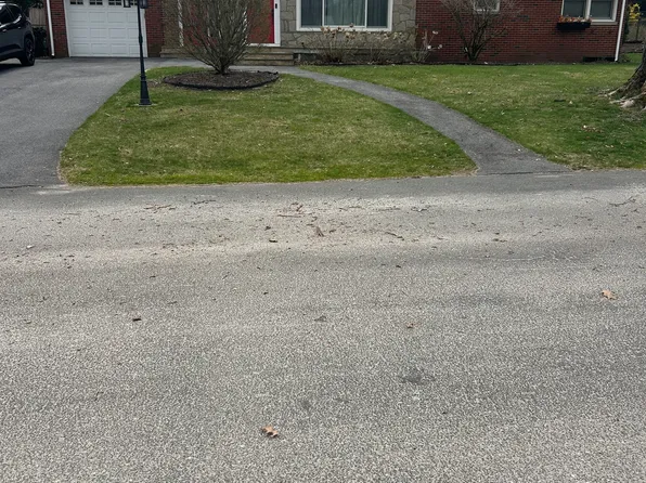 70 Oakridge Road, Waterbury, CT 06706