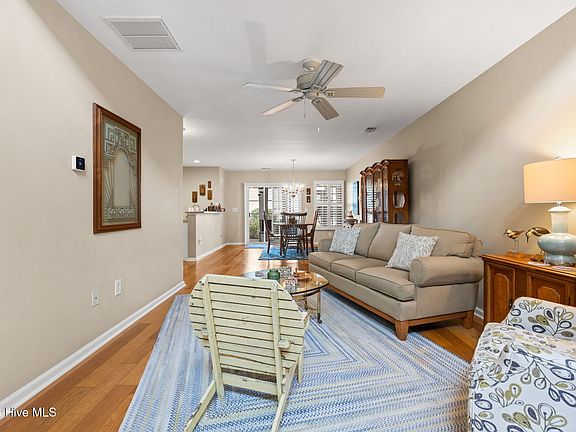 4th image of 103 Cobblers Circle #103