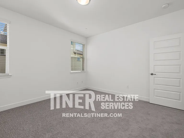 7941 Titan Dr — Photo 30