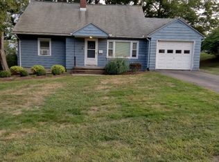 10 Charles Hill Rd, Holyoke, MA 01040