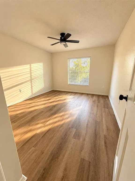 3 bed, 2.0 bath, 1206 sqft, $2,000 — Photo 4