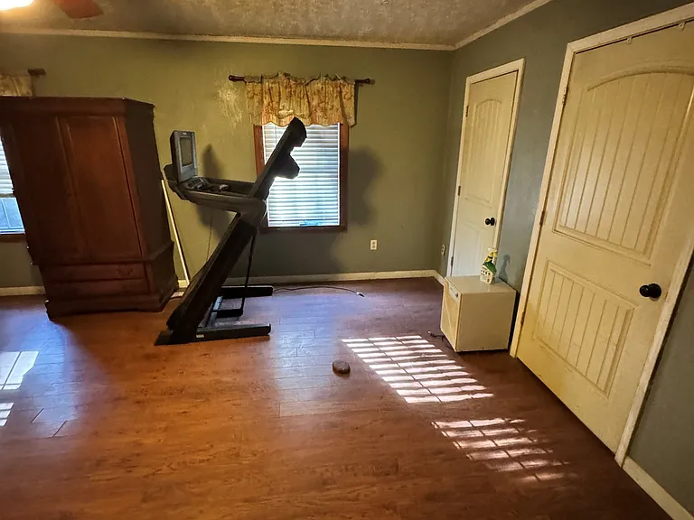 1090 Caney Creek Ln — Photo 10