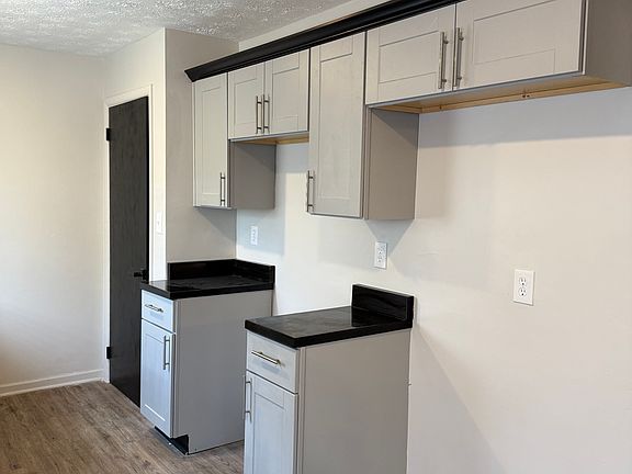 5th image of 2039 Litchfield Ave