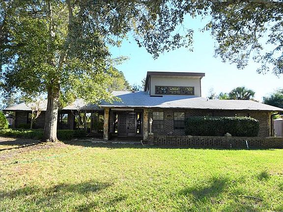 2nd image of 2320 Foxwood Dr