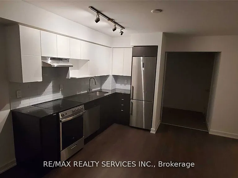 120 Varna Dr #906 — Photo 8