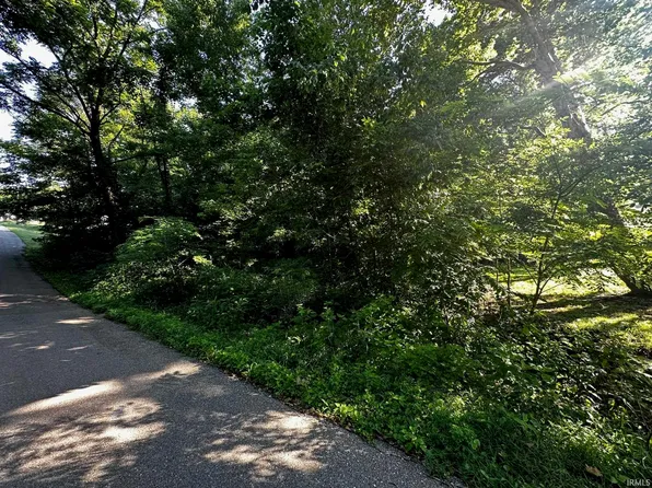 Hall Ave, Oolitic, IN 47451