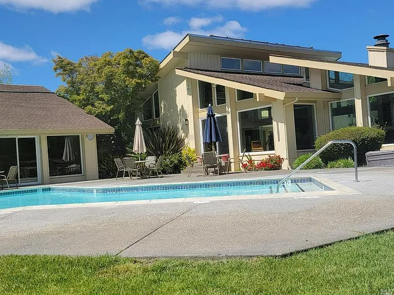 3004 Lago Vista Way — Photo 16
