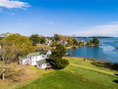 261 Duck Cove Ln, Mobjack, VA, 23056