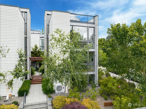 814 N 36th Street, Seattle, WA 98103