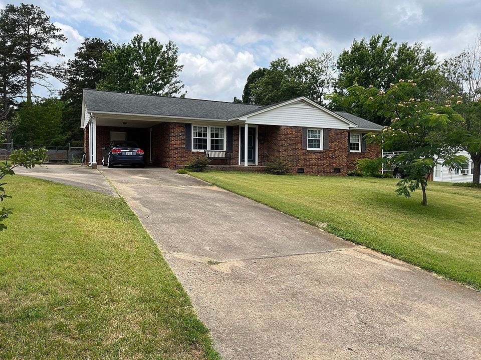 1st image of 305 Somerset Dr
