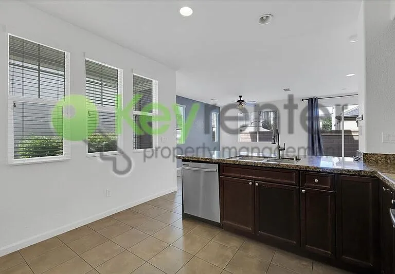 1104 Impressionist Loop — Photo 9