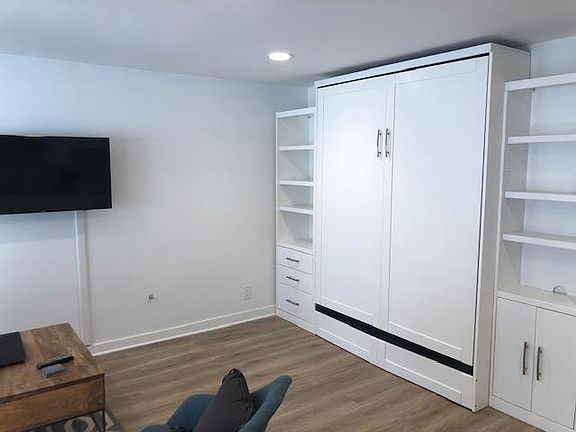 5th image of 1311 California Ave APT 102