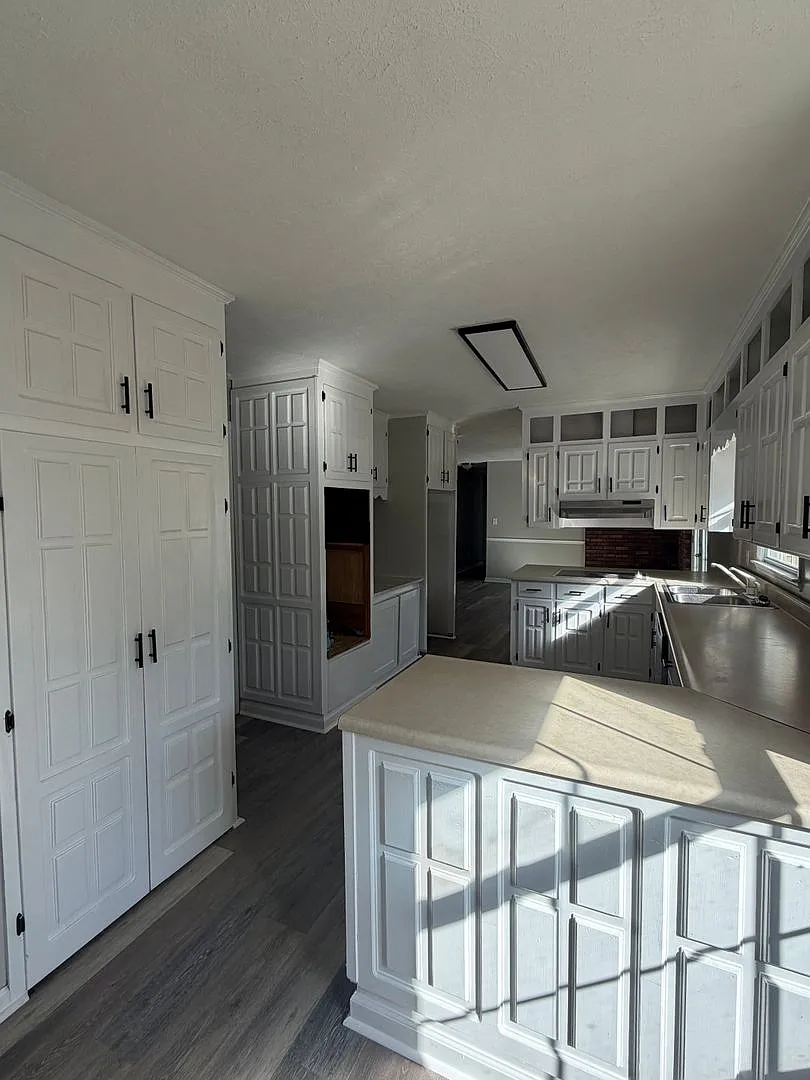 3 Bed 2 Bath House — Photo 2