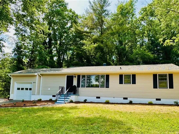 5670 Plantation Dr, Winston Salem, NC 27105