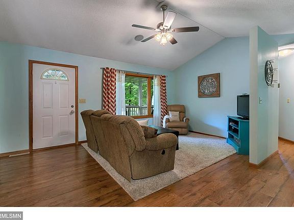 4th image of 806 3rd Ave N