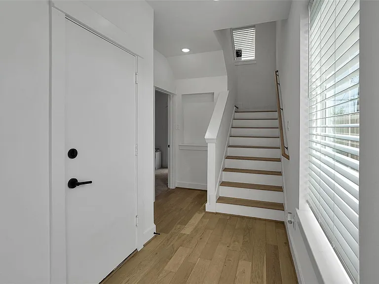 2711 Rosalie St — Photo 5