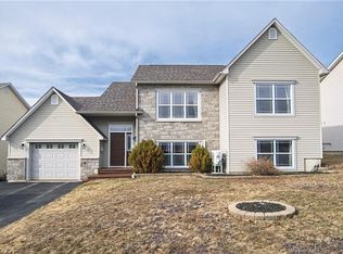 27 Hallihan Dr, Oromocto, NB E2V0C2