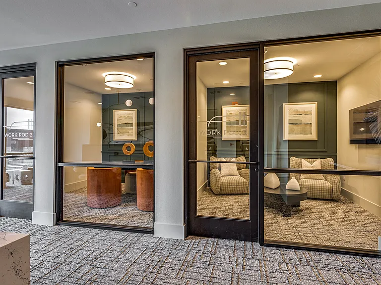 Aura Southgate Apartments — Photo 31