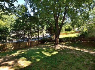 4375 Farm House Ln, Fairfax, VA 22032