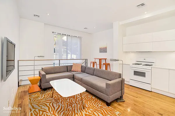 Sold by Sotheby's International Realty | media 2