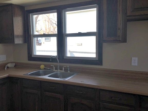 5th image of 709 S Kimberly Ave