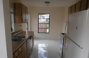 5th image of 5414 Mirror Lakes Blvd