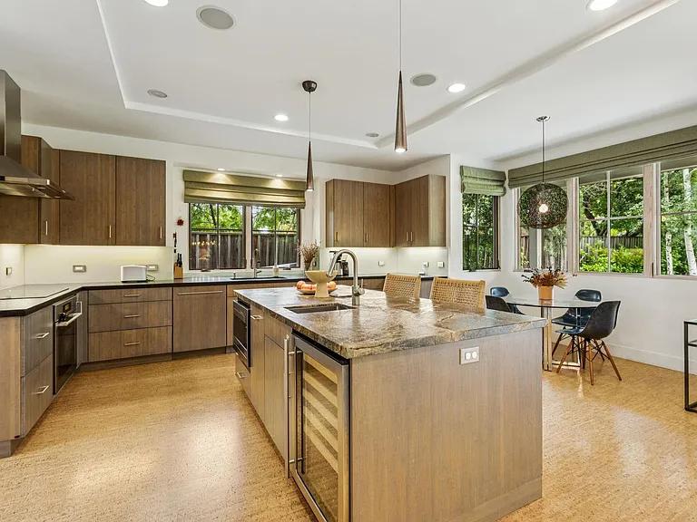 3708 Laguna Ave — Photo 7