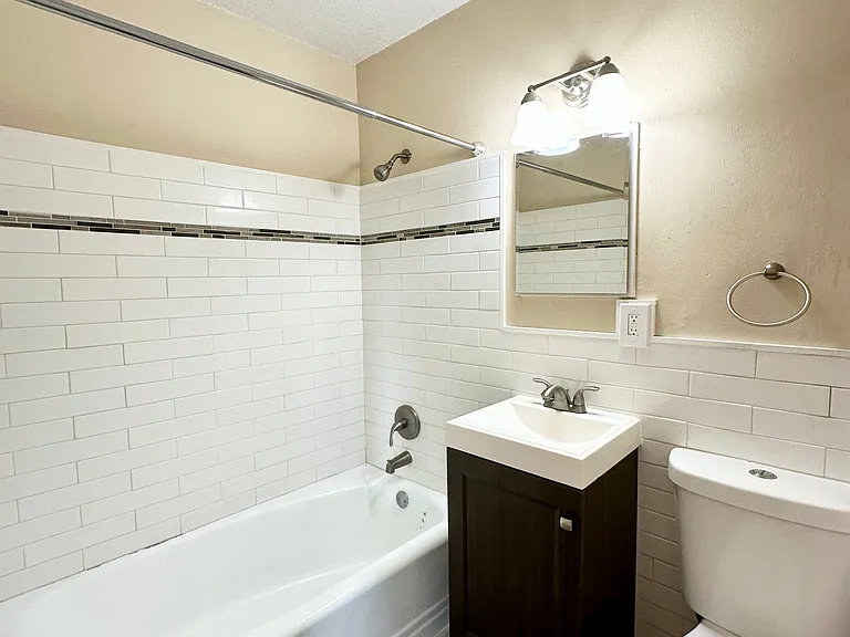 Aquila Flats — Photo 9