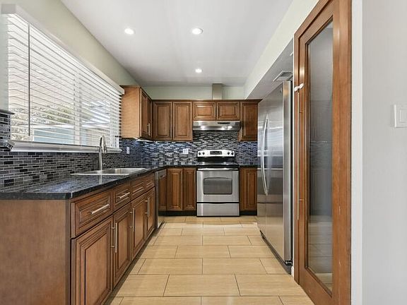 4th image of 5217 W Carol Ave