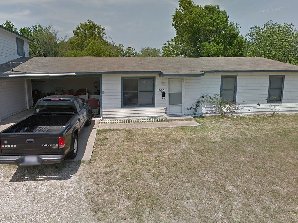 1st image of 906 W Avenue T