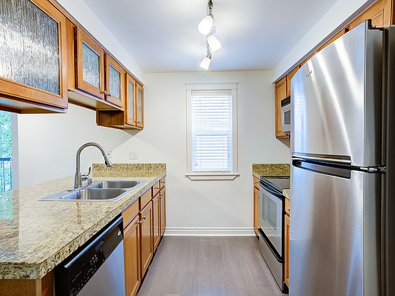 5th image of 2200 Thorndyke Ave W APT 210