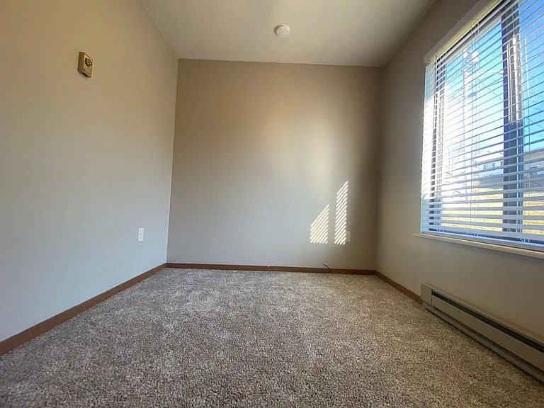 162 E Hillview Dr — Photo 9