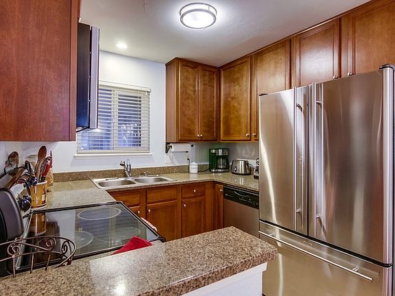 3rd image of 1756 Essex St Unit 109