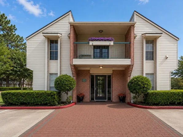 Silver Maples Apartments