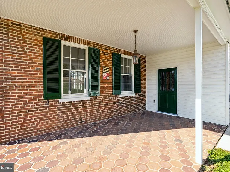 15615 Falls Rd — Photo 4