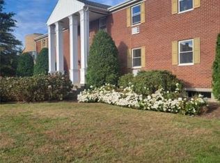 391 Reef Rd APT 2A, Fairfield, CT 06824