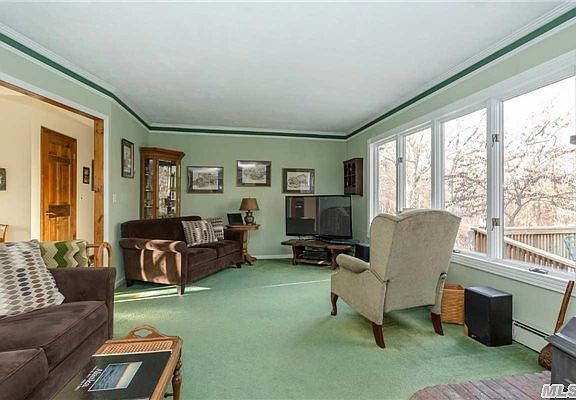 4th image of 55 Whitewood Dr