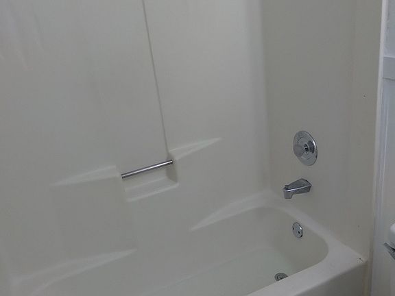 5th image of 466 Ramona Ave APT B