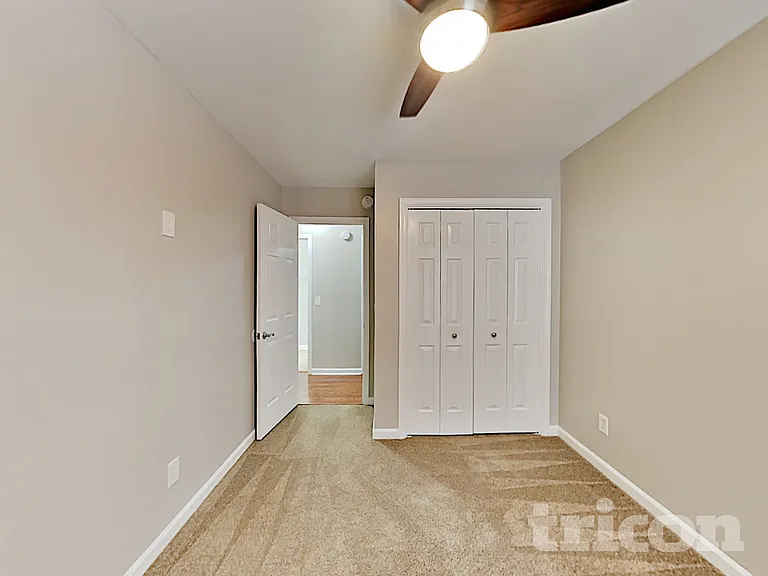 229 Montclaire Cir — Photo 11