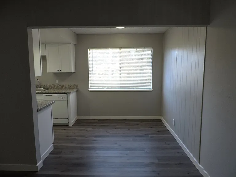 2520 Northrop Ave #5 — Photo 5