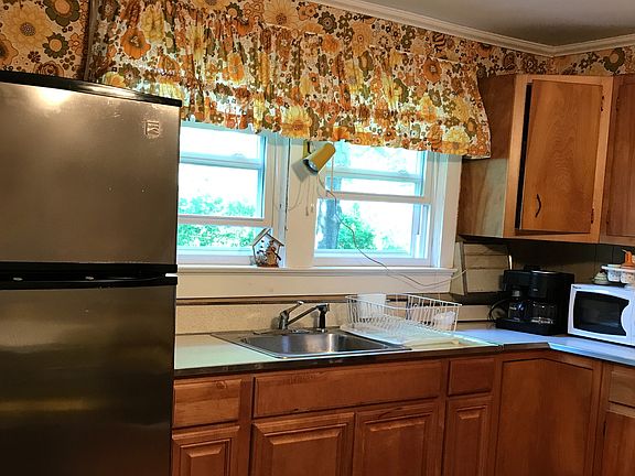 5th image of 3155 Lexington Ave