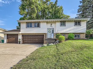 14009 Sunnyslope Dr, Maple Grove, MN 55311