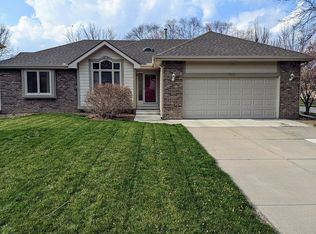 2902 Blackhawk Dr, Bellevue, NE 68123